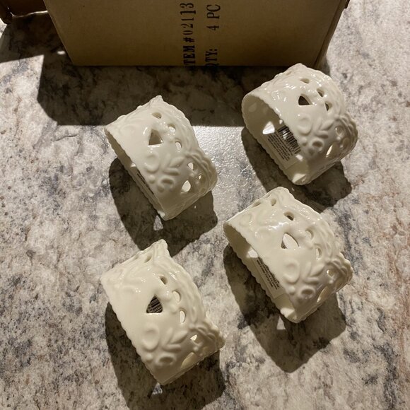 Skye McGhie Rings Cream Lace Porcelain Napkin Holding Set of 4 Tabletop Setting - Picture 4 of 4